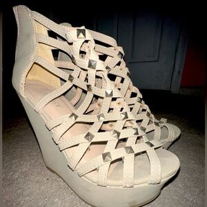 Studded wedges